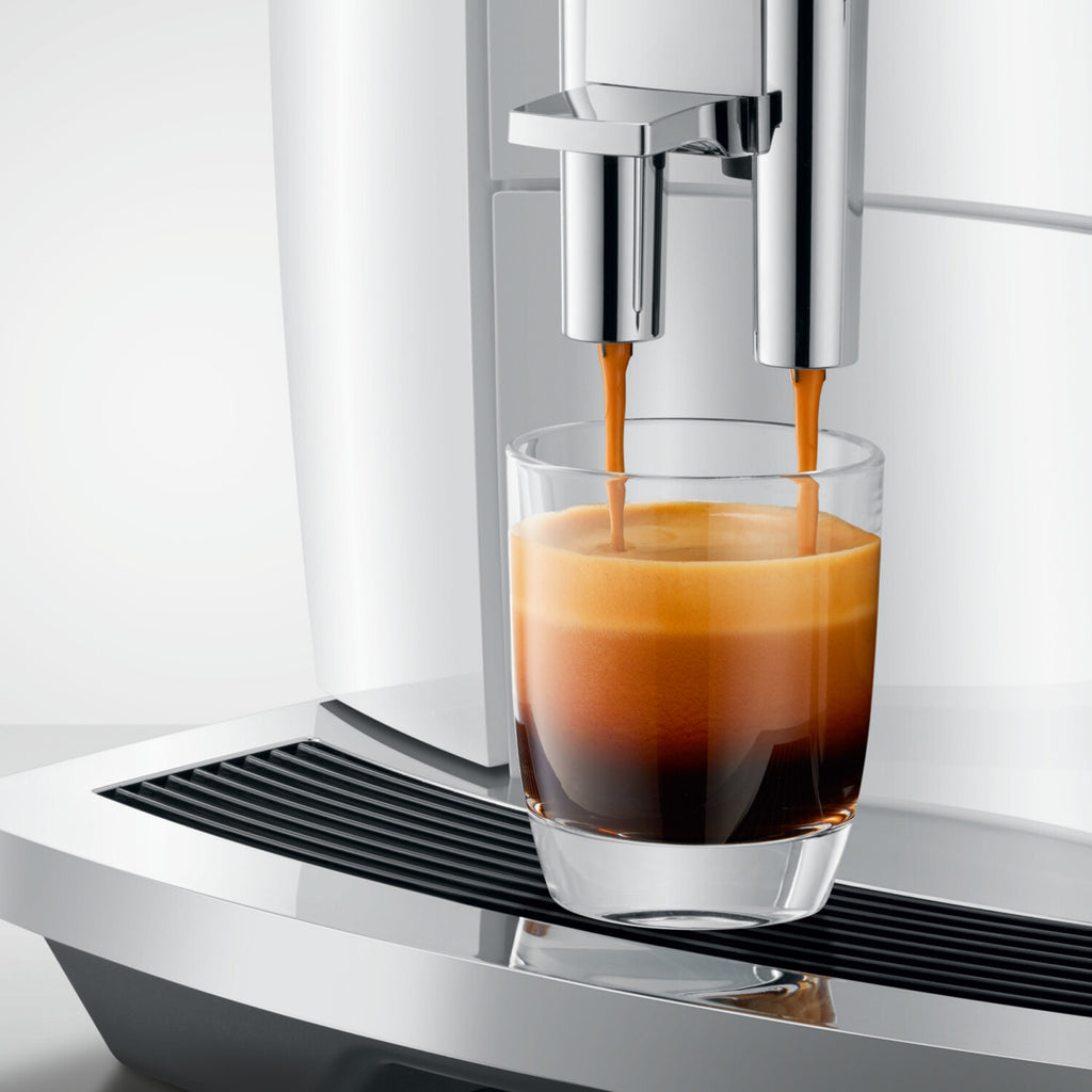 Jura E8 (EC) Kaffee-Vollautomat (EC) Piano White